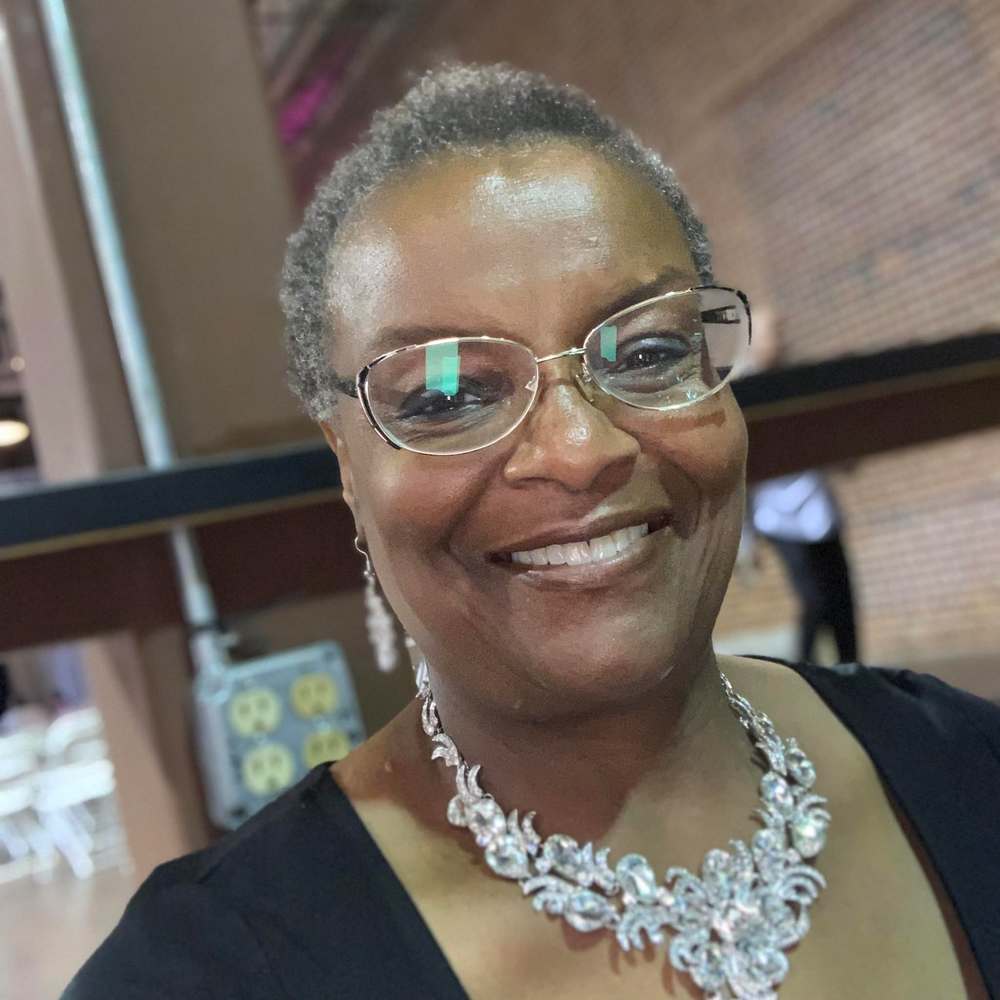 Meet your Posher, Stacy